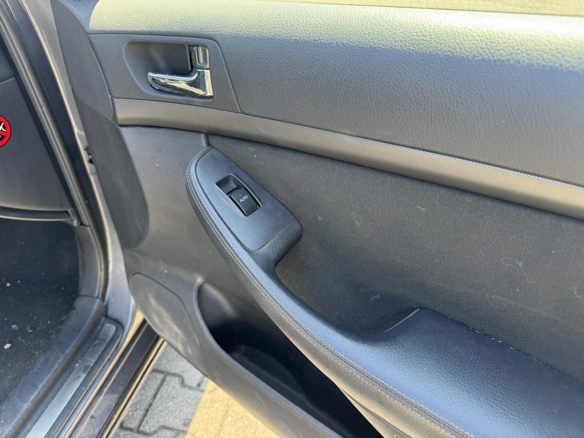 Toyota Avensis T25 original T&uuml;r vorn rechts 1E5 Gray Perleffekt Rohbau Bj.2004